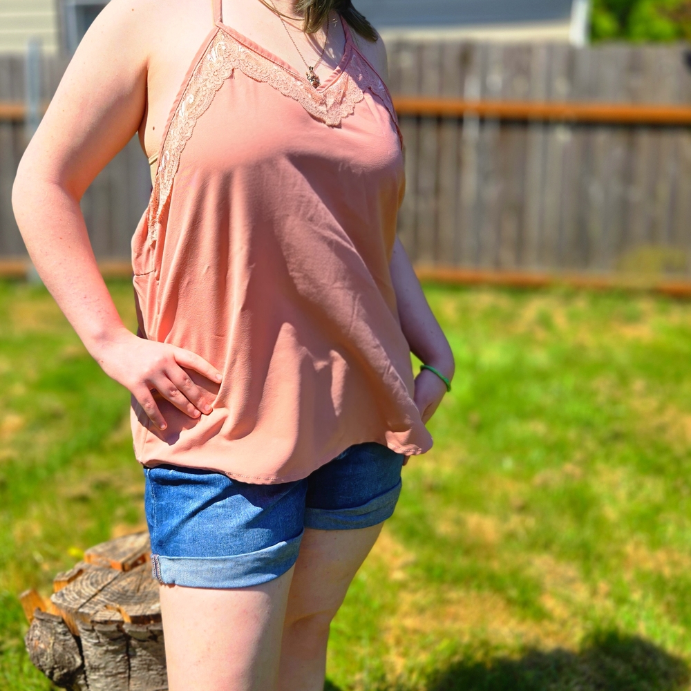 Chic Peach Lace Women's Tank Top